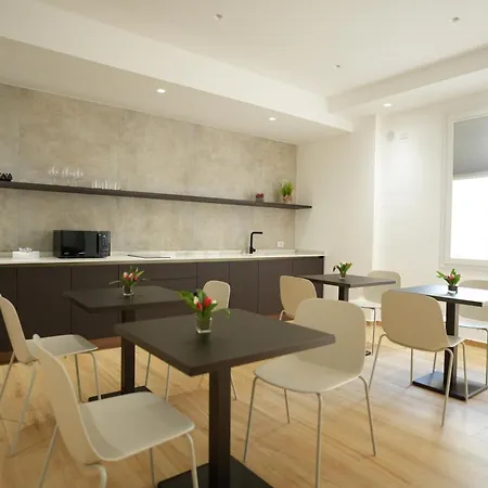 Enea בית הארחה 3*